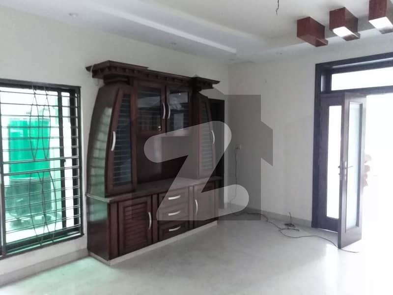 6 Kanal House Situated In Model Town - Block H For sale