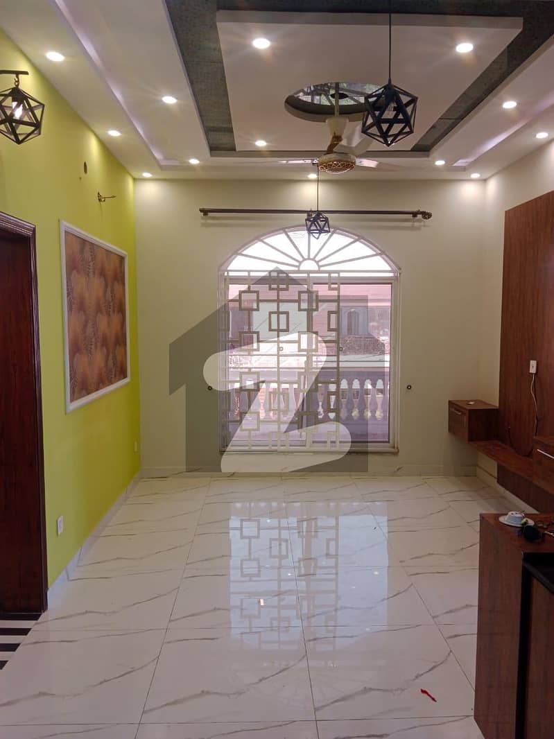 بحریہ ٹاؤن اقبال بلاک بحریہ ٹاؤن سیکٹر ای بحریہ ٹاؤن لاہور میں 3 کمروں کا 10 مرلہ بالائی پورشن 65 ہزار میں کرایہ پر دستیاب ہے۔