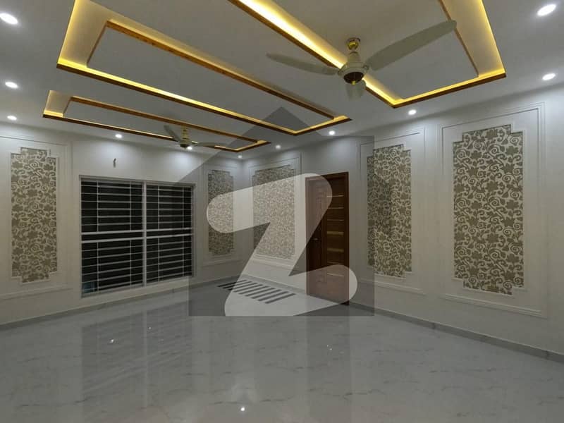 پی سی ایس آئی آر ہاؤسنگ سکیم فیز 2 پی سی ایس آئی آر ہاؤسنگ سکیم لاہور میں 5 کمروں کا 18 مرلہ مکان 6 کروڑ میں برائے فروخت۔