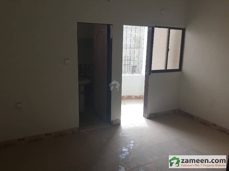 550 Sq Feet Apartment 2nd Floor For Sale