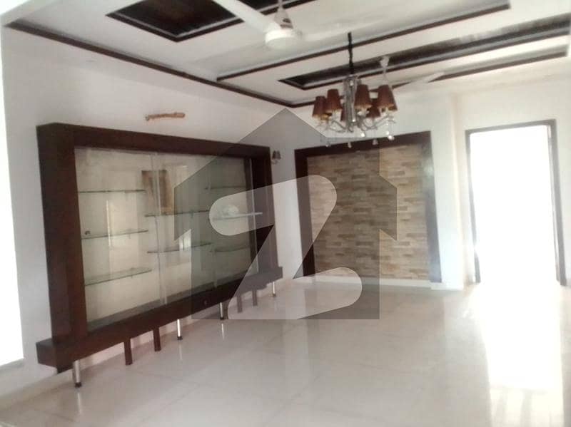 1 Kanal Beautiful Upper Portion For Rent In Dha Phase 4
