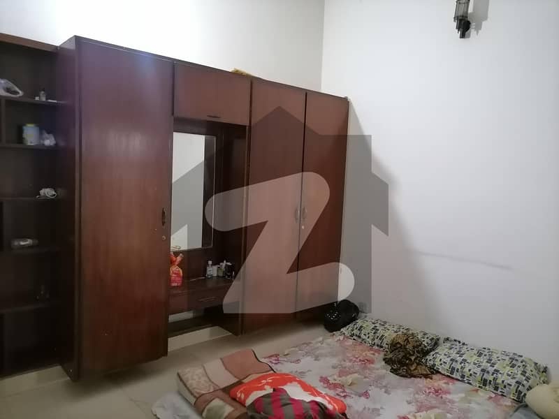 ماڈل ٹاؤن ۔ بلاک آر ماڈل ٹاؤن لاہور میں 5 کمروں کا 13 مرلہ مکان 3.5 کروڑ میں برائے فروخت۔