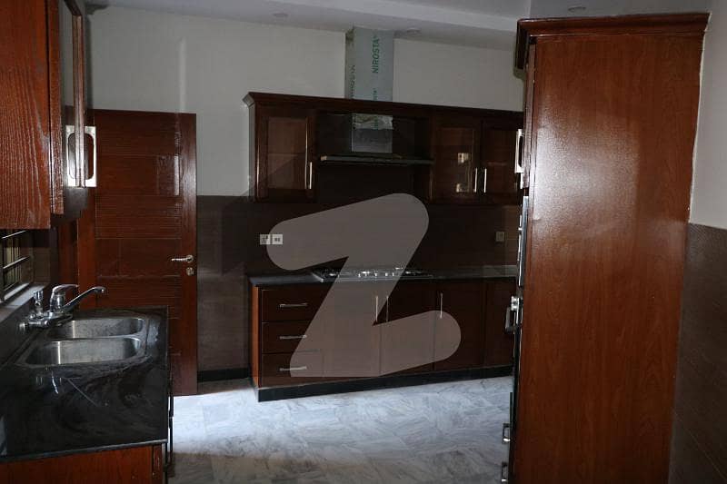Upper Portion  For Rent In Prime Location F-6/1, Islamabad