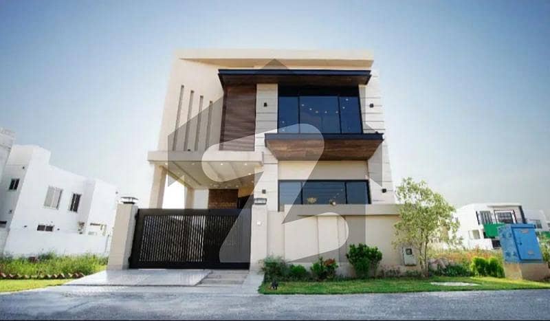 DOCTOR ESTATE & BUILDER Offers 5 MARLA Modern Design Automated Bungalow For RENT In DHA Phase 9 TOWN