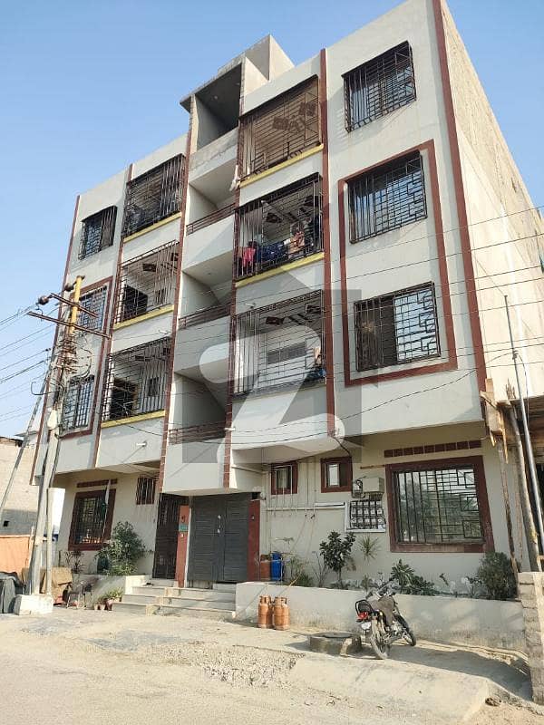 زینت آباد سکیم 33 کراچی میں 2 کمروں کا 2 مرلہ بالائی پورشن 65 لاکھ میں برائے فروخت۔