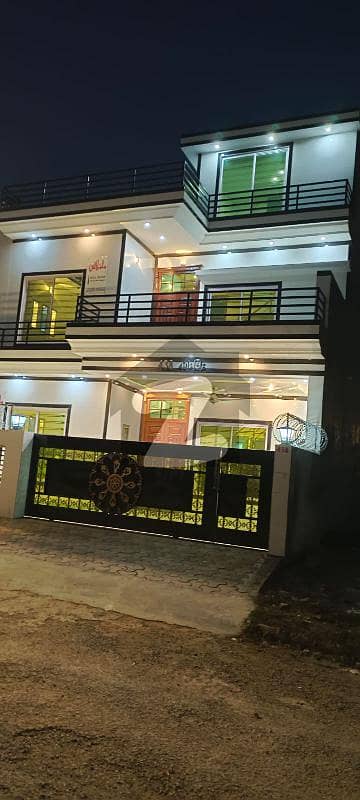 Gulberg Residencia Islamabad House No. 438 St No. 20 Block F Size 30*60 3 Stories Smart Build  Modern House 5 Bed Rooms 6 Washrooms 2 Drawing And  Dinning 2 Stores.