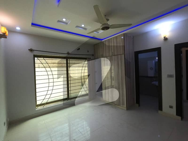 1 Kanal Lower Portion In DHA Phase 2 - Sector H For rent