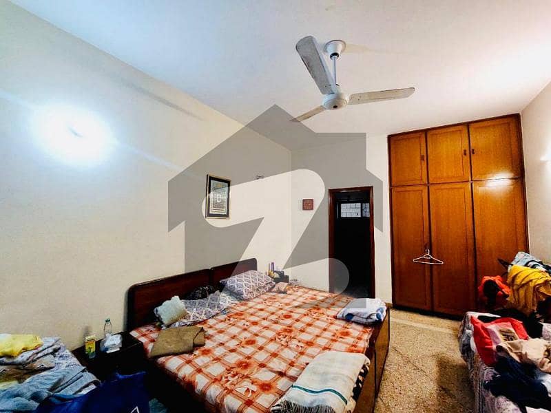 گارڈن ٹاؤن - طارق بلاک گارڈن ٹاؤن لاہور میں 3 کمروں کا 5 مرلہ مکان 85 ہزار میں کرایہ پر دستیاب ہے۔