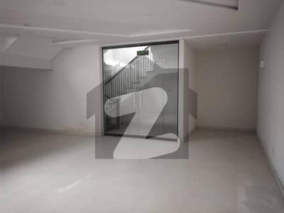 Defence Beautiful Floor Prime Location In Dha Lahore Fully Renovated