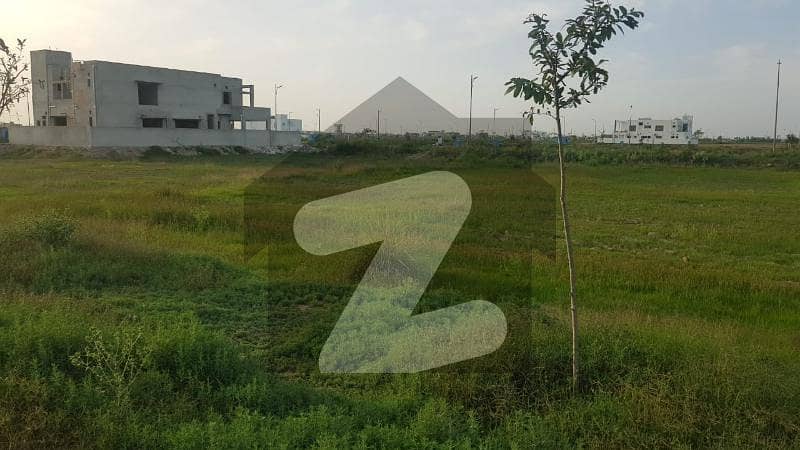 ڈی ایچ اے فیز 7 - بلاک ٹی فیز 7 ڈیفنس (ڈی ایچ اے) لاہور میں 1 کنال صنعتی زمین 2.75 کروڑ میں برائے فروخت۔