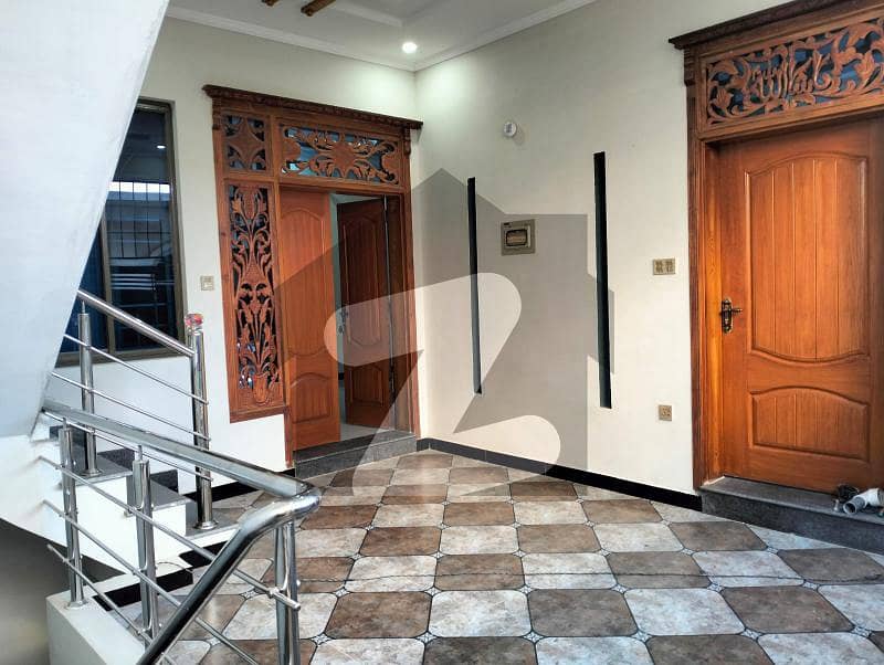 مارگلہ ٹاؤن اسلام آباد میں 6 کمروں کا 4 مرلہ مکان 2.4 کروڑ میں برائے فروخت۔