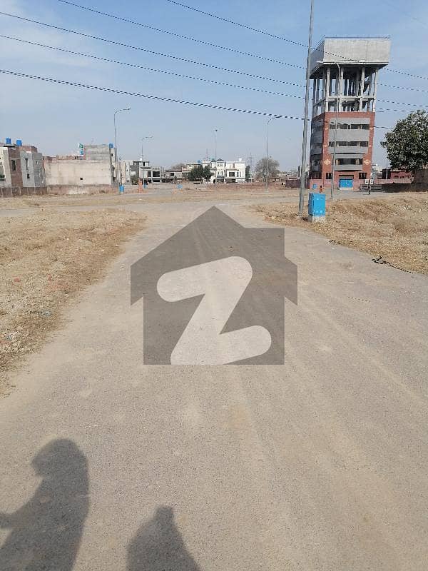 1 Kanal Possession Plot Available For Sale.