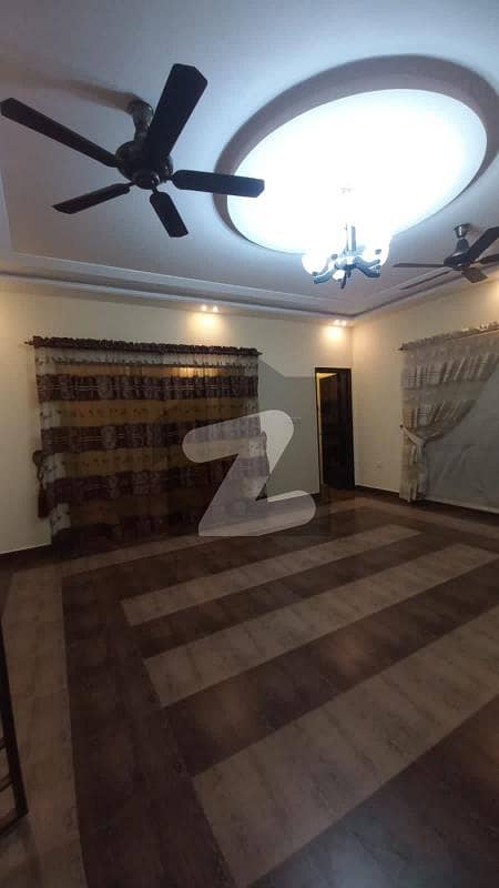 25 Marla Beautiful Luxurious Single Storey Available For Rent