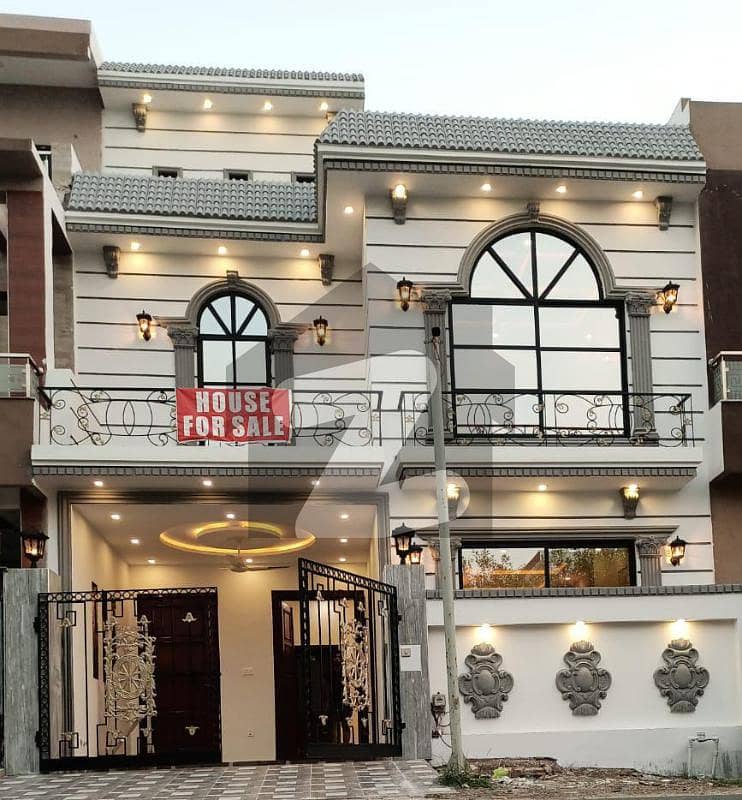 5 Marla Brand New House For Sale In C Block, Phase 1, Dream Gardens Lahore.