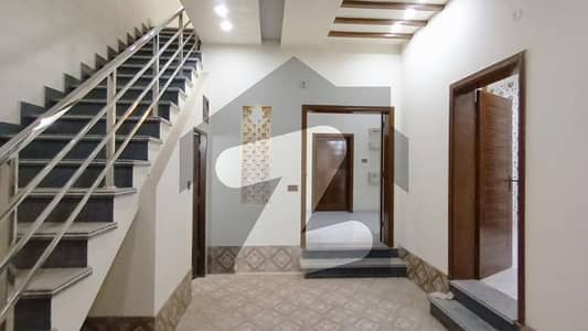 گلبرگ ویلی فیصل آباد میں 3 کمروں کا 4 مرلہ مکان 1.15 کروڑ میں برائے فروخت۔