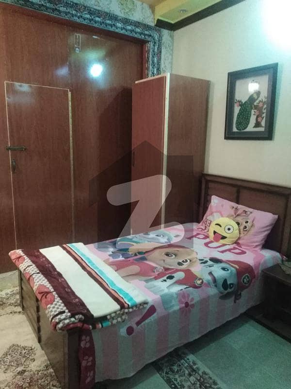 رائل ایونیو اسلام آباد میں 1 کمرے کا 1 مرلہ کمرہ 13 ہزار میں کرایہ پر دستیاب ہے۔