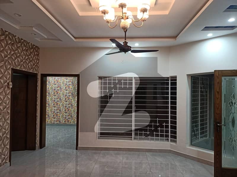 Upper Portion Sized 10 Marla In Bahria Town - Janiper Block