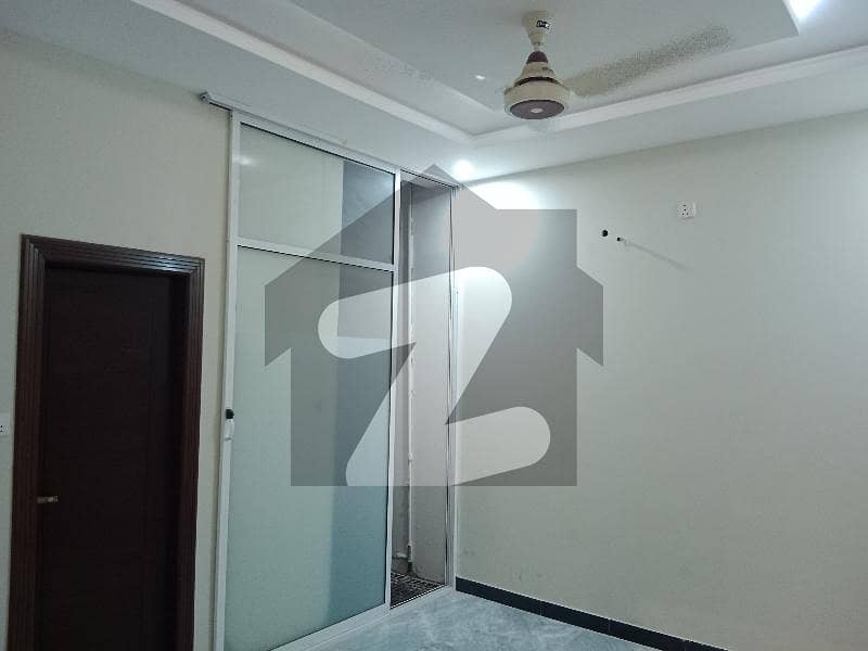 8 Marla Good Location  Ground Portion Near To Park Masjid And Market For Rent