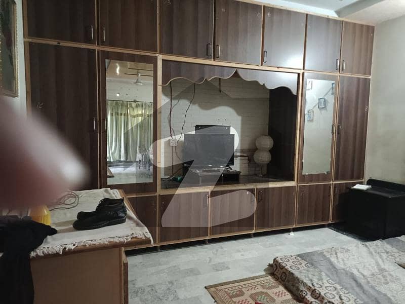 اڈیالہ روڈ راولپنڈی میں 6 کمروں کا 12 مرلہ مکان 1.8 کروڑ میں برائے فروخت۔