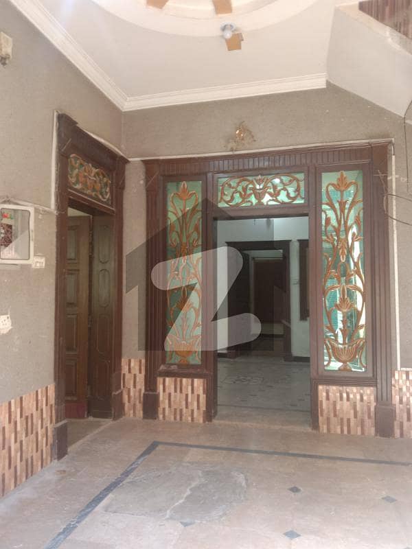 ورسک روڈ پشاور میں 3 کمروں کا 5 مرلہ زیریں پورشن 25 ہزار میں کرایہ پر دستیاب ہے۔