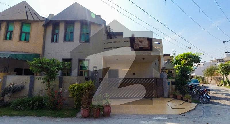 رئیل کاٹیجز لاہور میں 3 کمروں کا 10 مرلہ مکان 3 کروڑ میں برائے فروخت۔
