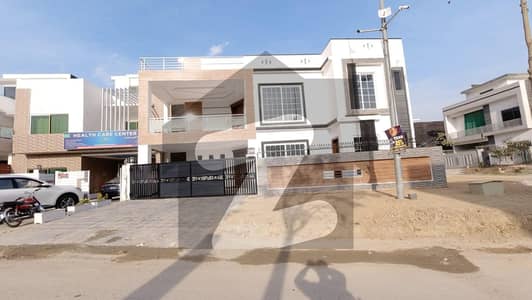 15 Marla House In Beautiful Location Of Faisal Town - F-18 In Faisal Town - F-18