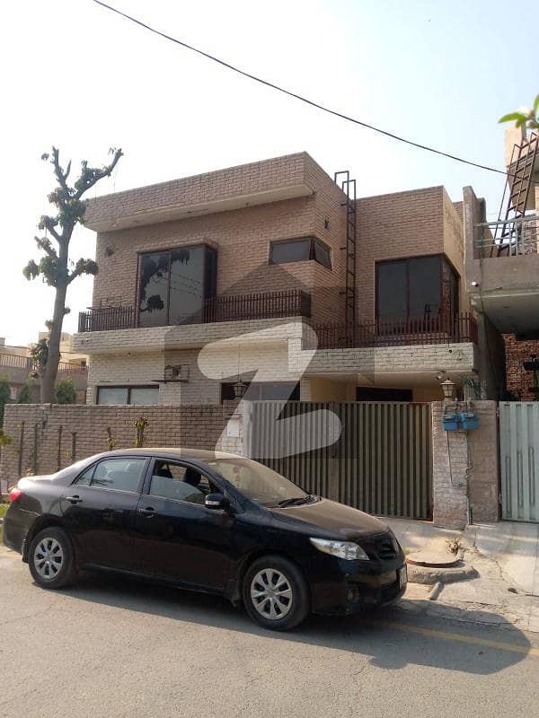15 Marla 5 Bed's House For Rent in Gulberg !!!