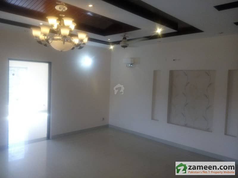 12 Marla Almost New Beautiful Double Storey House In Architect Society Block B Prime Location