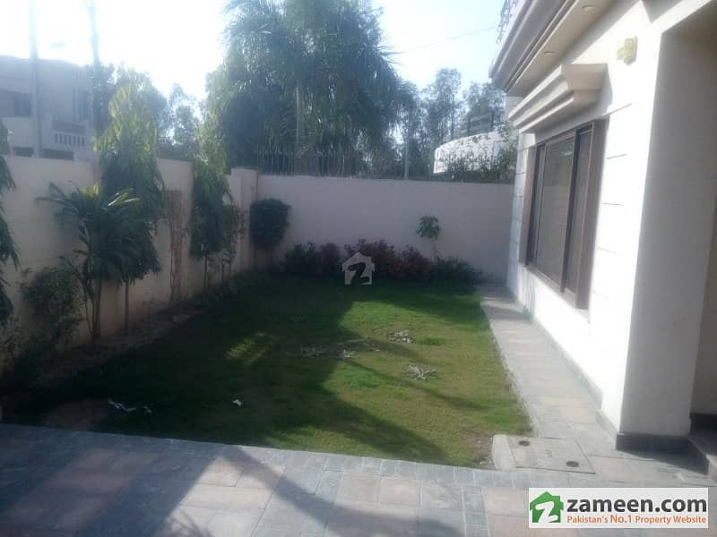1 Kanal Outclass Beautiful Double Unit House In Valancia Town At Prime Location Block C1