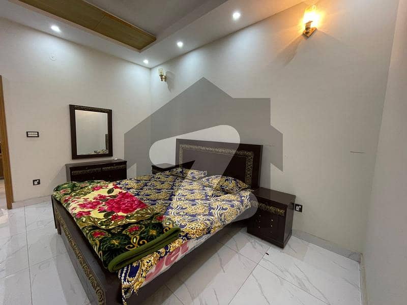 بحریہ ٹاؤن سیکٹر سی بحریہ ٹاؤن لاہور میں 3 کمروں کا 5 مرلہ فلیٹ 90 ہزار میں کرایہ پر دستیاب ہے۔