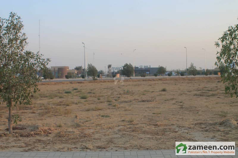 Ideal Location Flat For Sale In Bahria Town