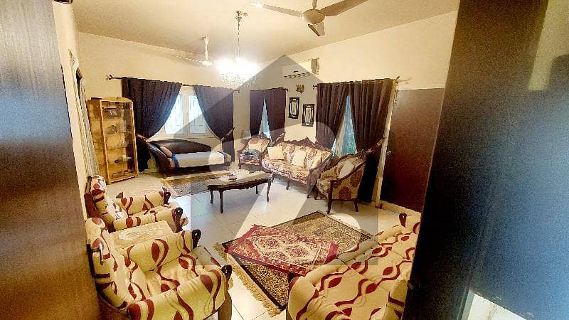 ڈی ایچ اے فیز 4 ڈی ایچ اے کراچی میں 4 کمروں کا 12 مرلہ مکان 6.25 کروڑ میں برائے فروخت۔