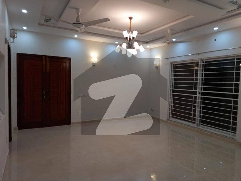 1 Kanal Upper Portion Of Bungalow Available For Rent In Phase 7 Prime Location