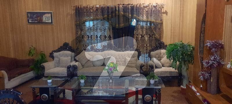 ریوینیو سوسائٹی لاہور میں 5 کمروں کا 18 مرلہ مکان 4.5 کروڑ میں برائے فروخت۔