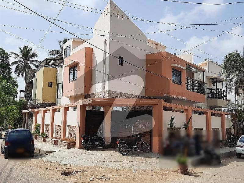 پی ای سی ایچ ایس جمشید ٹاؤن,کراچی میں 4 کمروں کا 10 مرلہ مکان 10.55 کروڑ میں برائے فروخت۔