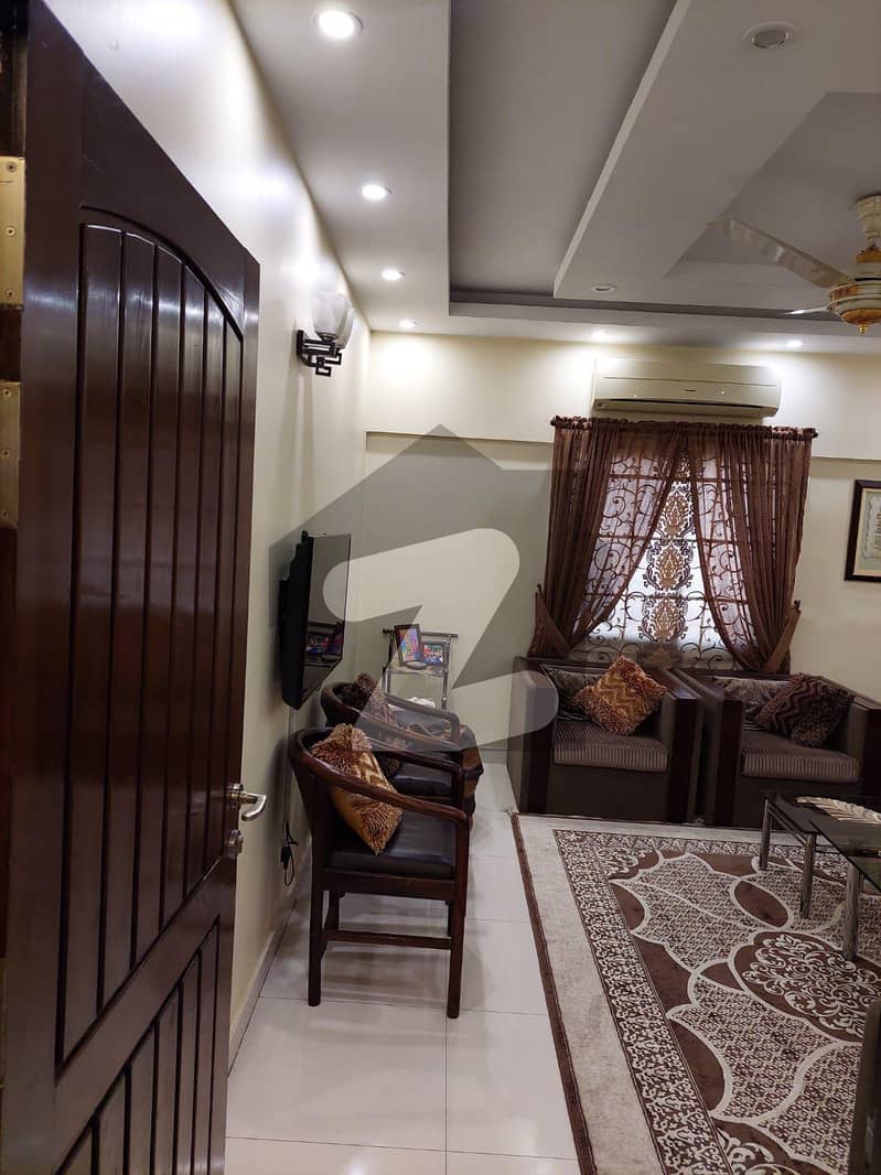 بہادر آباد گلشنِ اقبال ٹاؤن,کراچی میں 4 کمروں کا 8 مرلہ بالائی پورشن 3.55 کروڑ میں برائے فروخت۔