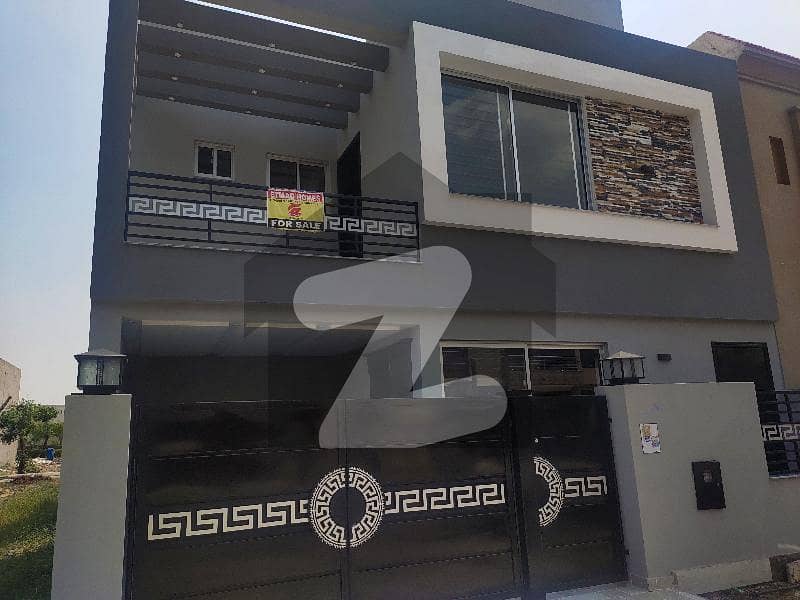 5.33 Marla Brand New 4 Bedrooms House For Sale in Eastern Block Bahria Orchard Lahore