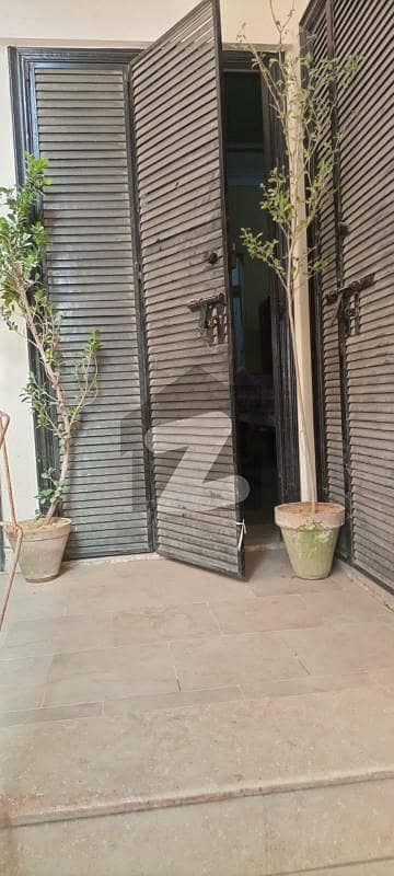 ڈی ایچ اے فیز 2 ایکسٹینشن ڈی ایچ اے ڈیفینس کراچی میں 2 کمروں کا 4 مرلہ فلیٹ 60 ہزار میں کرایہ پر دستیاب ہے۔