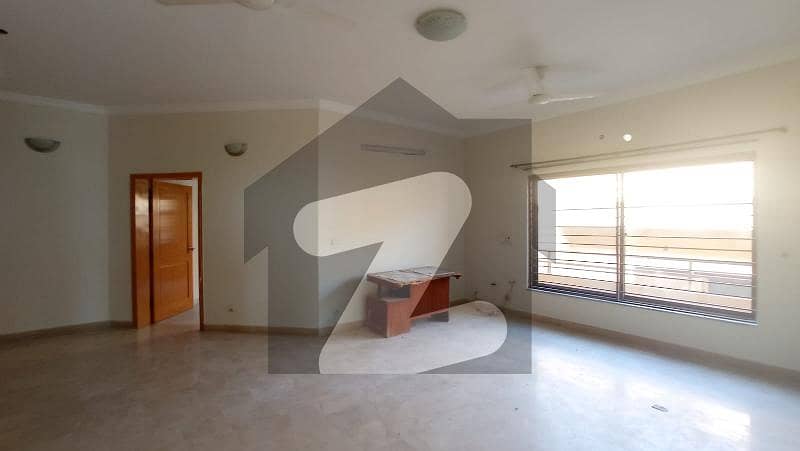 Fair-Priced Prime Location 1 Kanal House Available In DHA Defence Phase 1