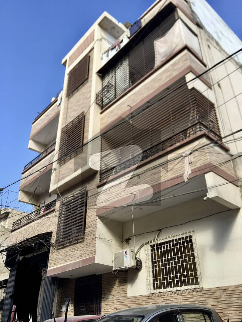 پی ای سی ایچ ایس بلاک 2 پی ای سی ایچ ایس جمشید ٹاؤن کراچی میں 2 کمروں کا 4 مرلہ بالائی پورشن 52 ہزار میں کرایہ پر دستیاب ہے۔