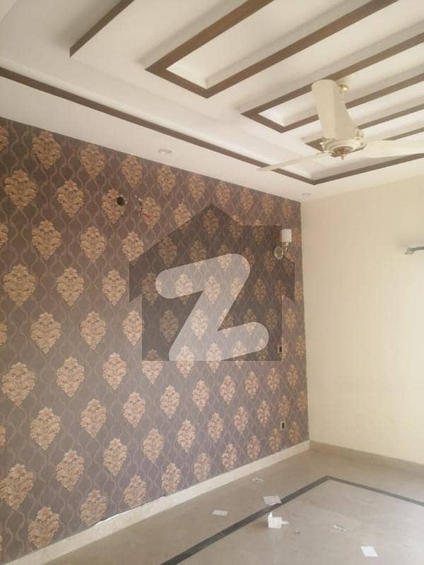ایڈن کینال ولاز ایڈن لاہور میں 3 کمروں کا 8 مرلہ بالائی پورشن 40 ہزار میں کرایہ پر دستیاب ہے۔