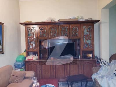 کینال برگ - بلاک جی کنال برگ لاہور میں 4 کمروں کا 5 مرلہ مکان 1.7 کروڑ میں برائے فروخت۔