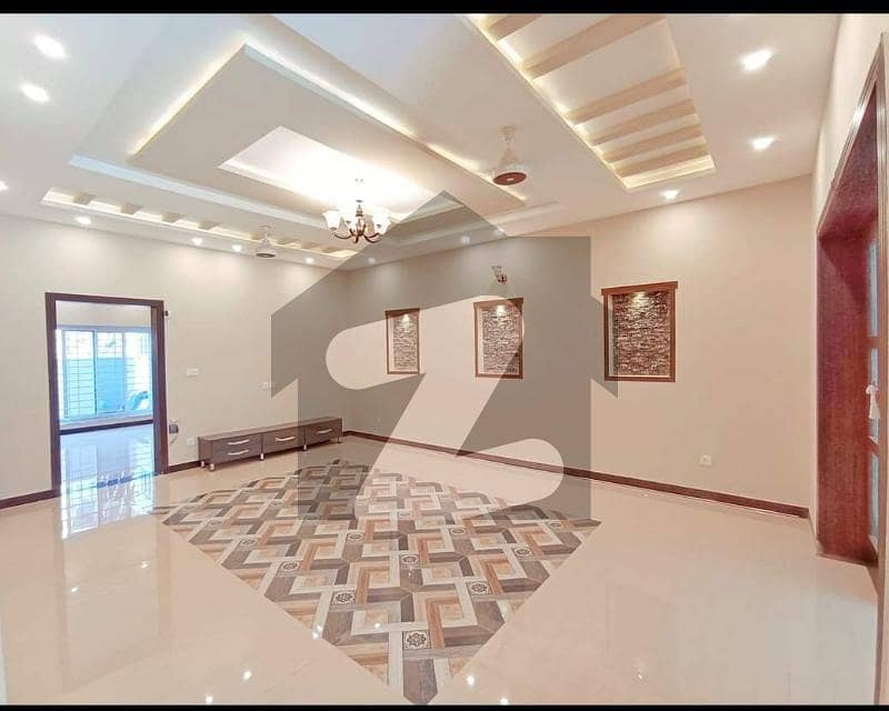 10 Marla House Available For Sale In Dha Phase 1