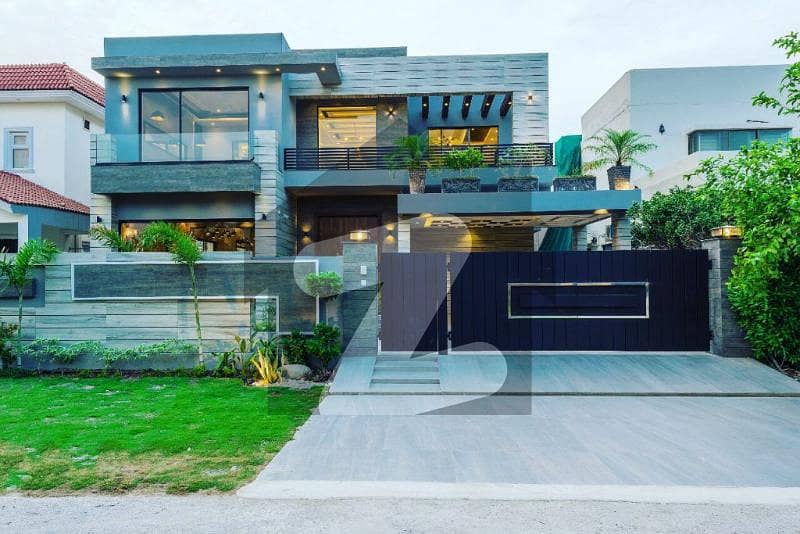 Slightly Used Modern Villa Slightly Used Modern Villa