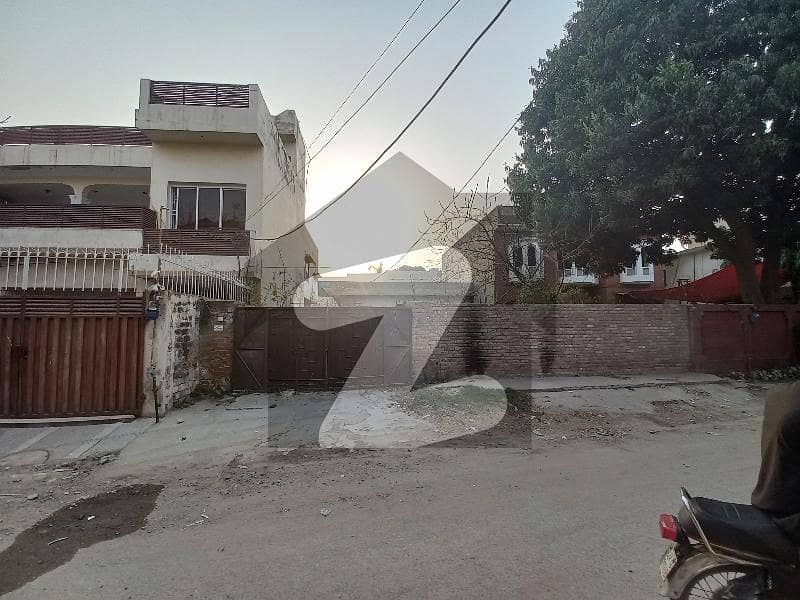 19 Marla Registry Transfer Plot For Sale In Asif Block Allama Iqbal Town Lahore