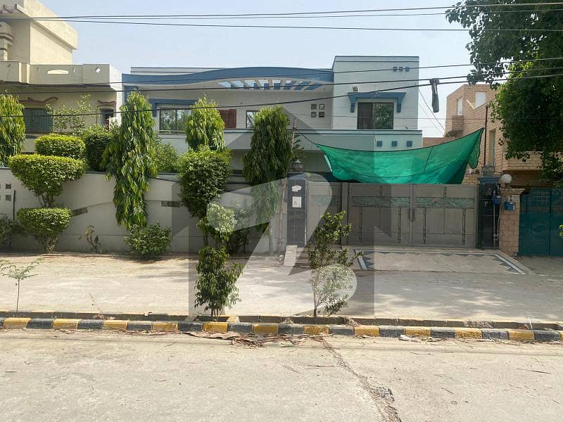 علی ٹاؤن ہاؤسنگ سوسائٹی گداپ ٹاؤن کراچی میں 7 کمروں کا 1 کنال مکان 5.5 کروڑ میں برائے فروخت۔