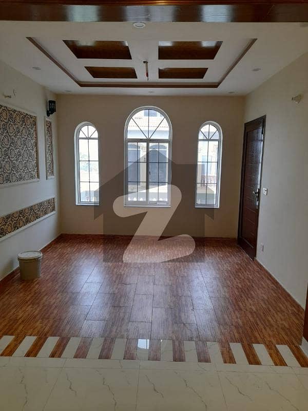 کینال گارڈن لاہور میں 5 کمروں کا 5 مرلہ مکان 1.7 کروڑ میں برائے فروخت۔