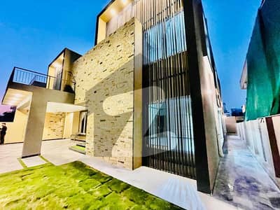 Luxurious Double Unit House At Peak Location Near Giga Mall For Sale