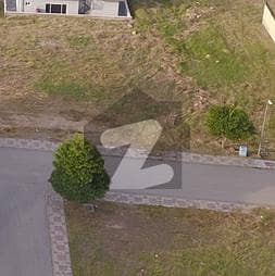 Semi Commercial 4 Kanal Plot Available For Sale In Gulberg