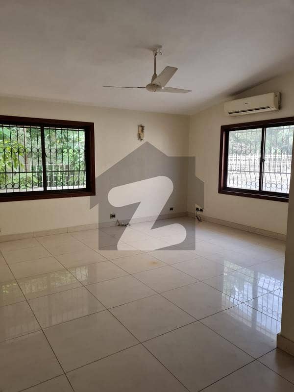ڈی ایچ اے فیز 2 ڈی ایچ اے ڈیفینس,کراچی میں 5 کمروں کا 1 کنال مکان 9.0 کروڑ میں برائے فروخت۔